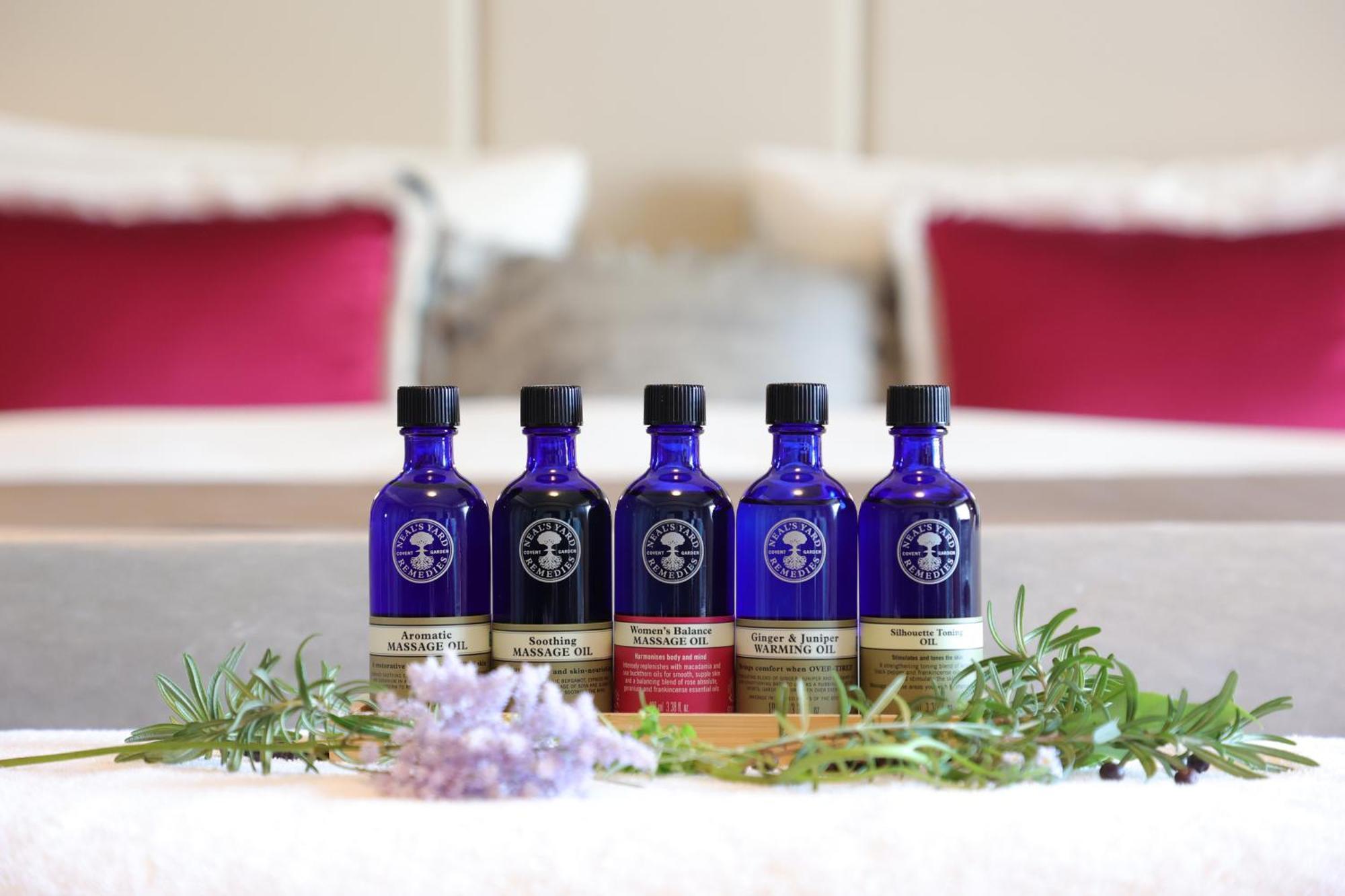 Imperial Hotel Tokyo Exterior photo Flower essences