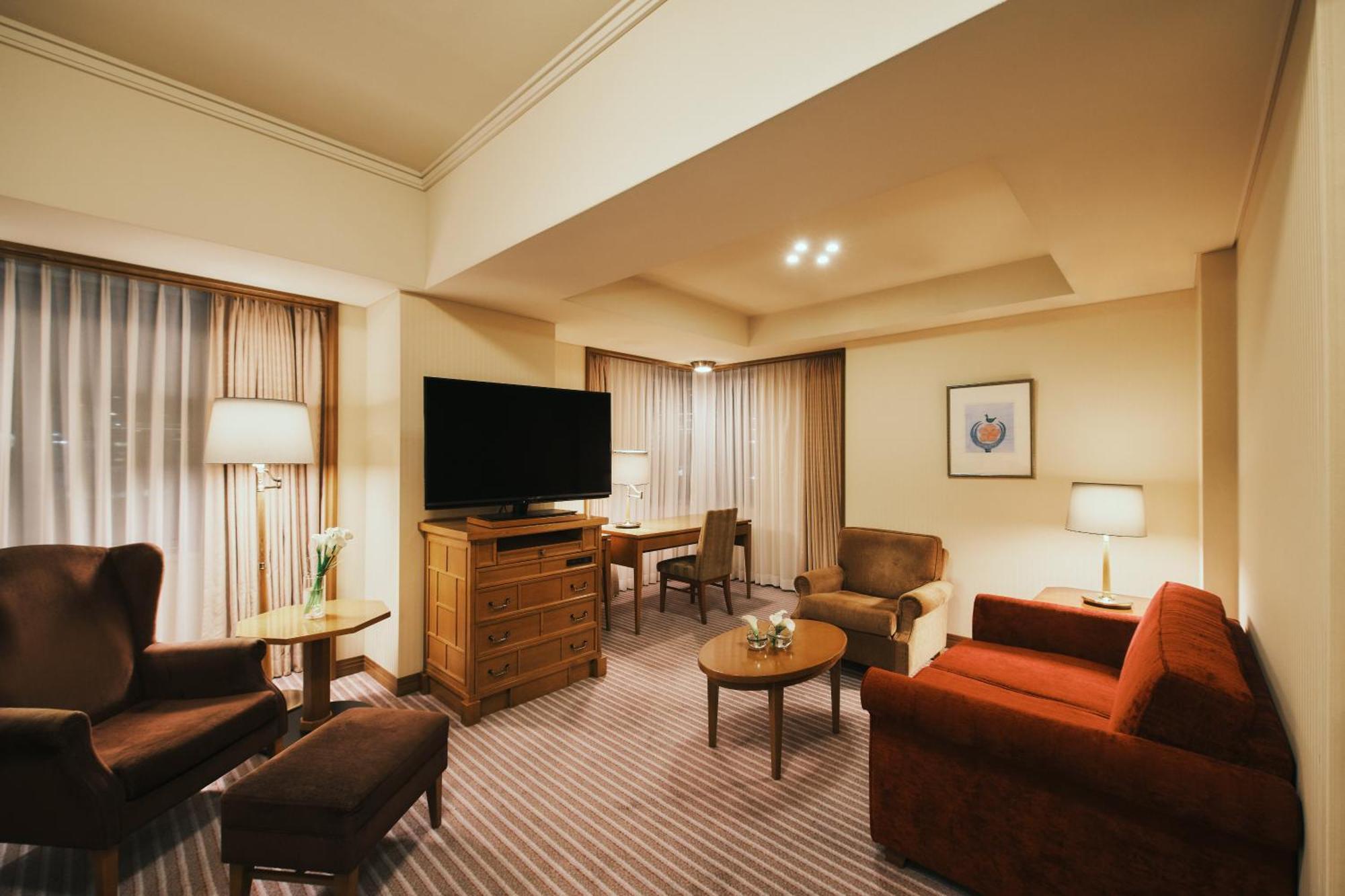 Imperial Hotel Tokyo Exterior photo A suite at the hotel
