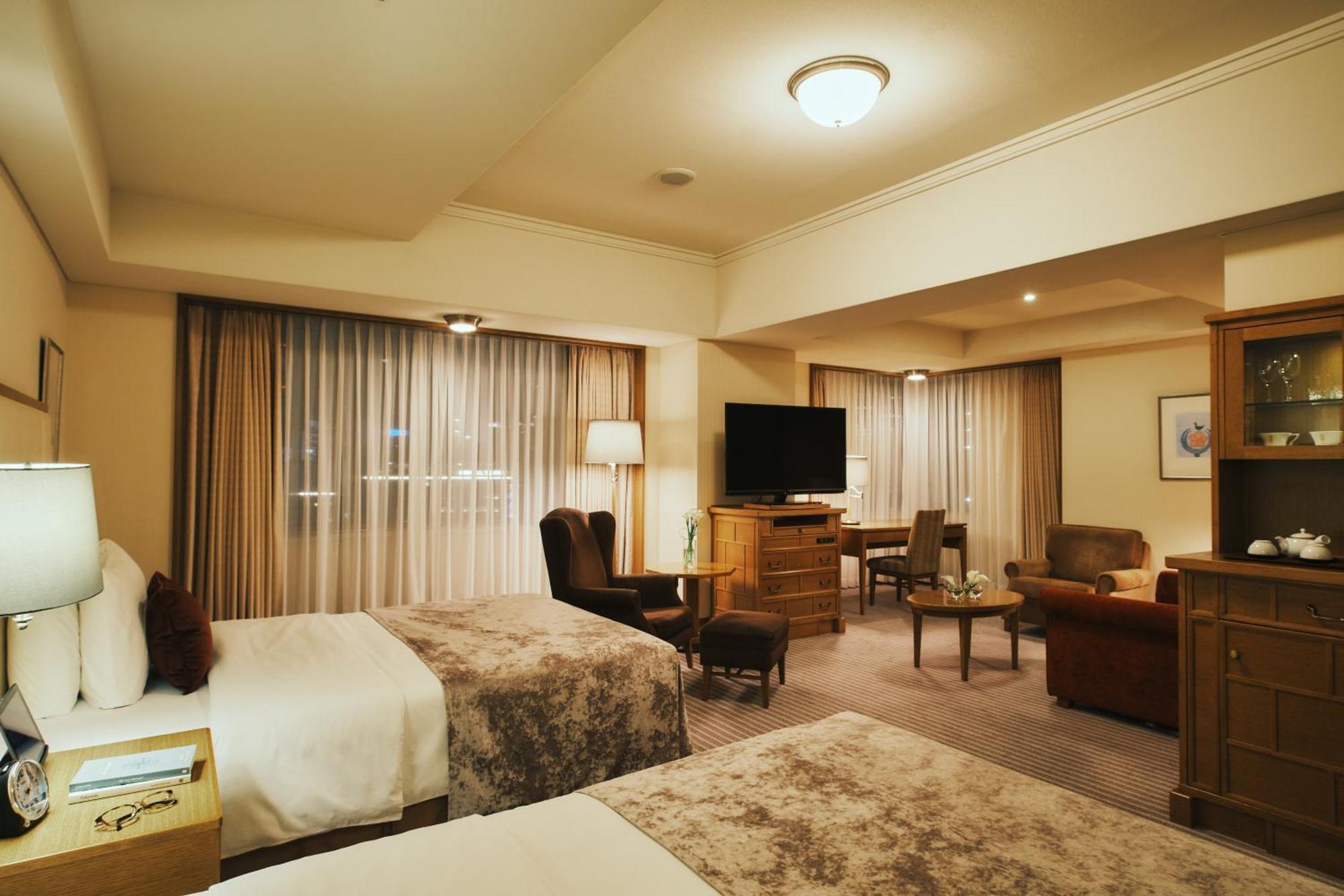 Imperial Hotel Tokyo Exterior photo A suite at the hotel